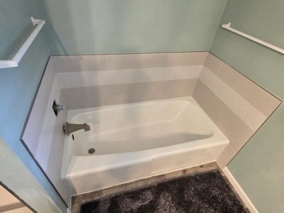 Small Bathtub Installation